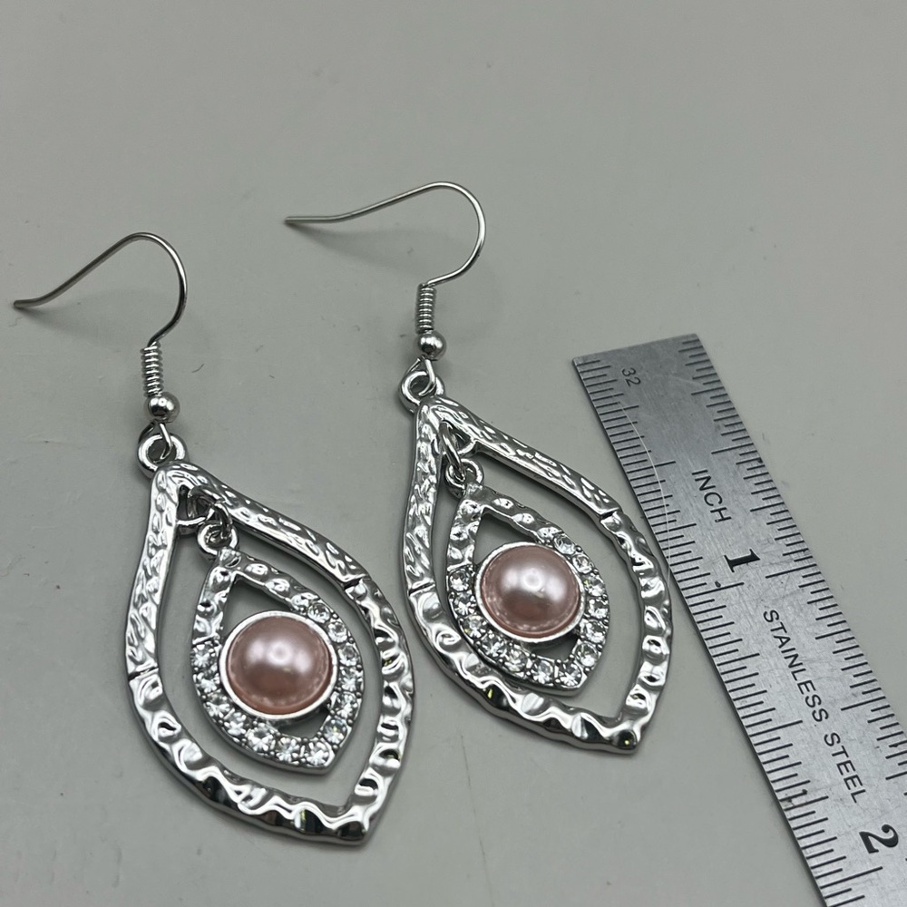 Elegant Silver and Pink Dangle Earrings - Picture 2 of 3